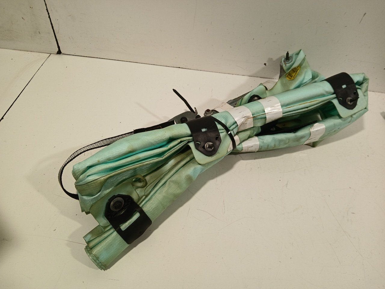 Gordijn airbag links Volvo S60, Onderdelen@venauto.nl, Van der Ven Autorecycling B.V., Gebruikt, Ettenseweg 76, 4706 PB Roosendaal, The Netherlands