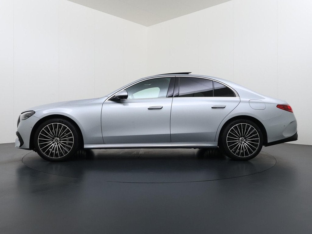 Mercedes-Benz E-klasse 300 e AMG Line | Superscreen | Panora, Automaat, Achterwielaandrijving, Gebruikt, 4 cilinders