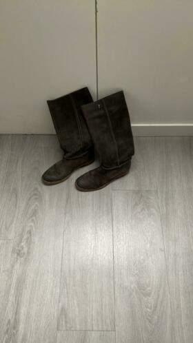 Grijze suede laarzen van Anna (van Toor), maat 37, Kleding | Dames, Schoenen, Verzenden, Zo goed als nieuw, Grijs, Hoge laarzen