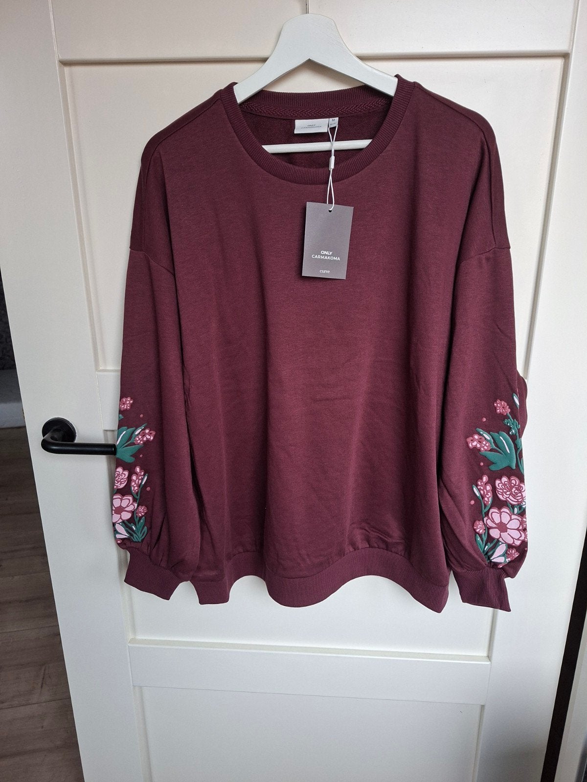 Only Carmakoma sweater met bloemenborduursel, Maat 46/48 (XL) of groter, Nieuw, Ophalen of Verzenden, Rood