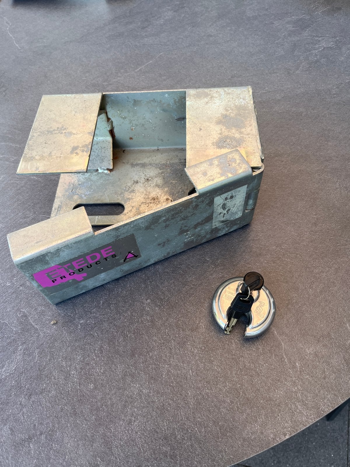 ABUS Plus schijfslot met houder voor aanhanger/trailer, Ophalen, Gebruikt