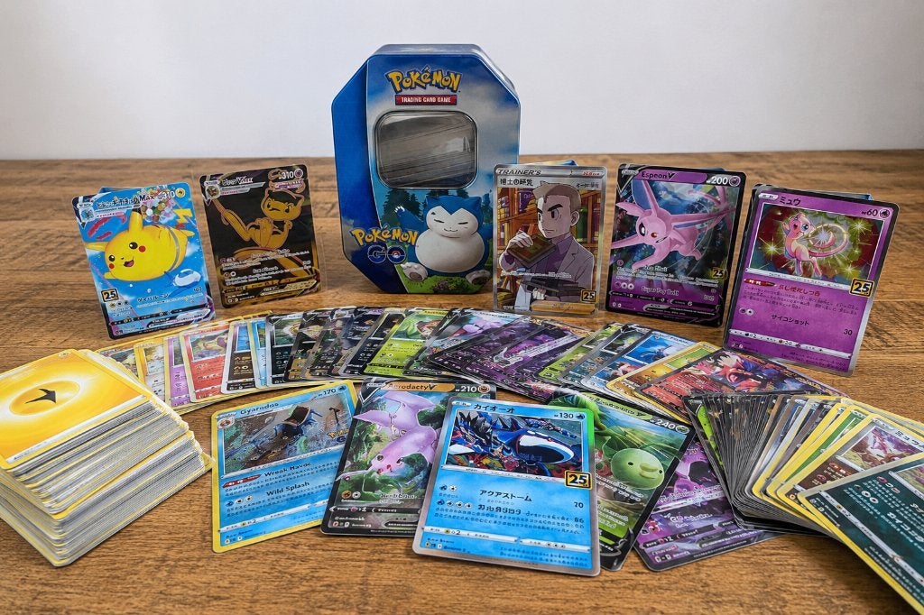 Pokémon kaarten lot + Pokémon GO blik VMAX & holo kaarten, Ophalen of Verzenden, Zo goed als nieuw, Meerdere kaarten