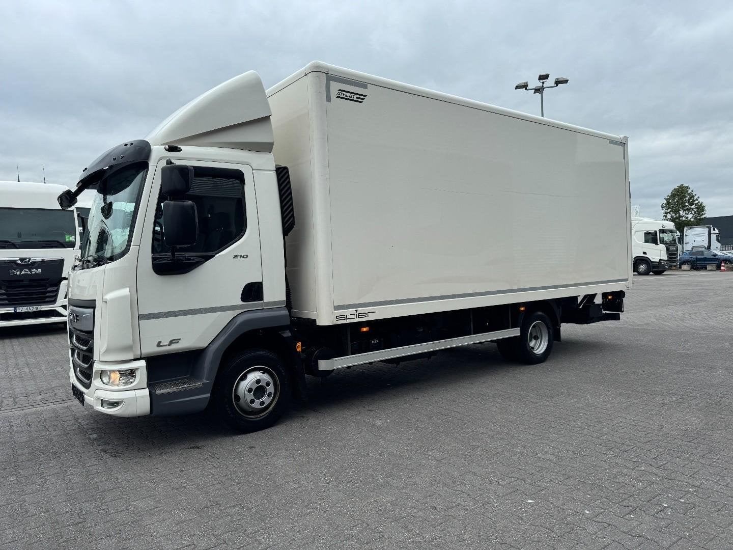 DAF lf 210 , 7490 kg, 70000 km , super condition HT2927, Auto's, Vrachtwagens, Achterwielaandrijving, Wit, Bedrijf, Diesel