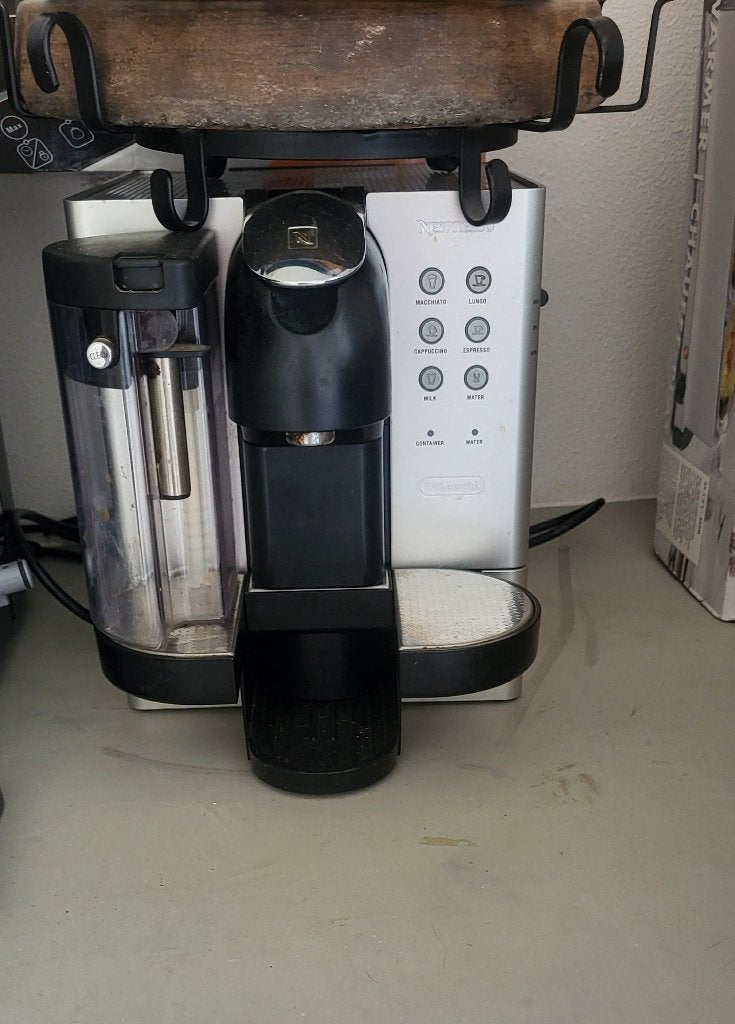 Nespresso koffiezetapparaat met melkopschuimer, Ophalen, Gebruikt, 10 kopjes of meer, Koffiemachine