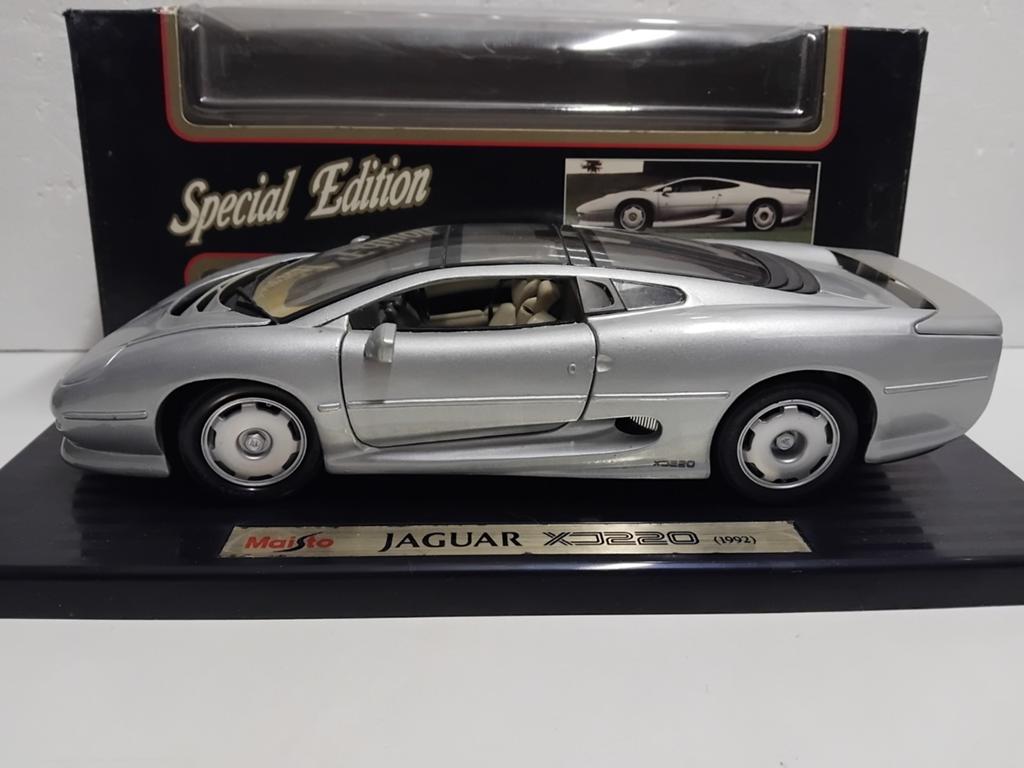 Jaguar XJ 220 zilver grijs 1992 Maisto metal 1:18 KRD, Ophalen of Verzenden, Zo goed als nieuw, Auto, Maisto