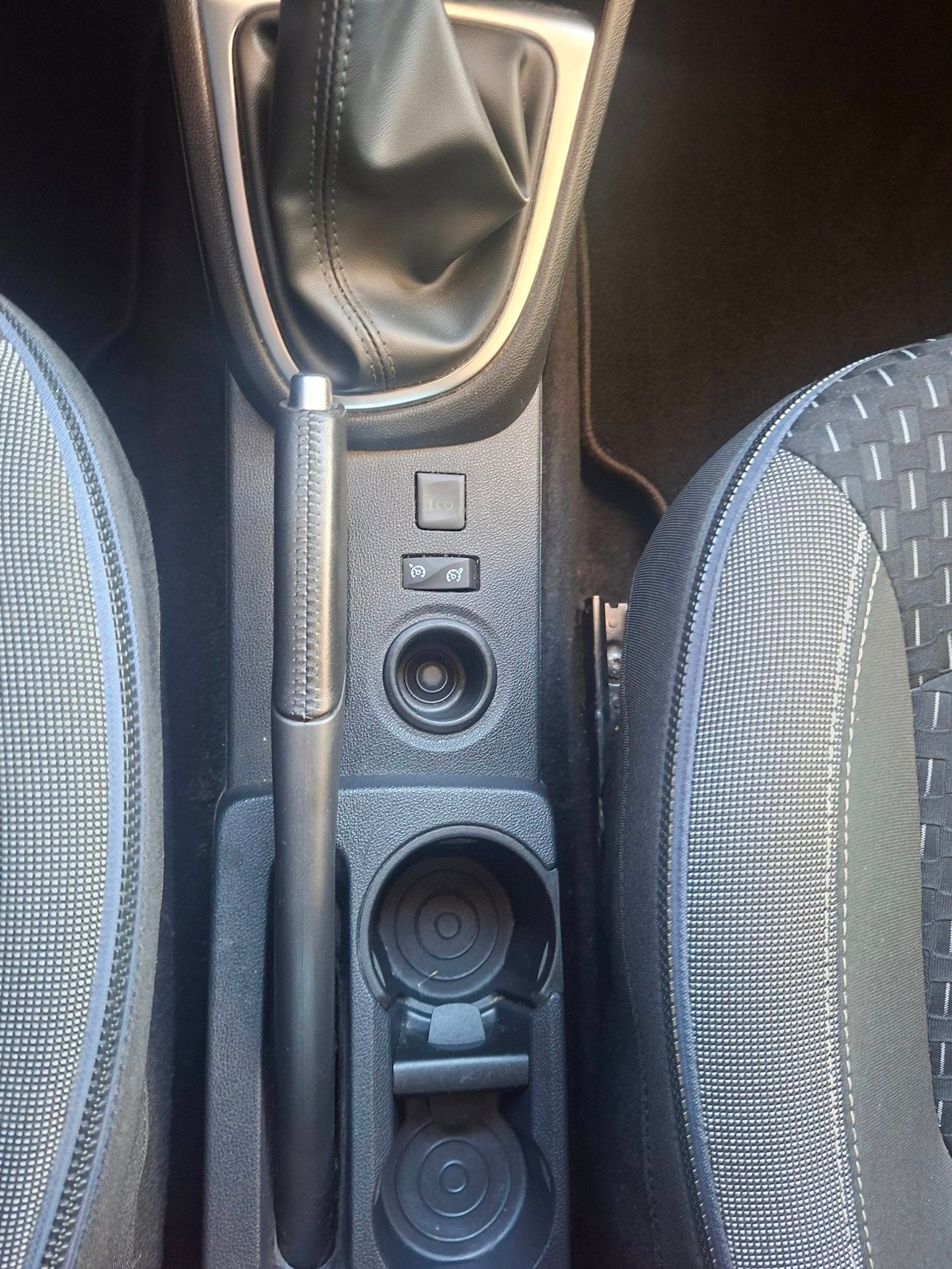 Foto 12 van Renault CAPTUR 0.9 TCe Life Navigatie Clima Xenon Isofix