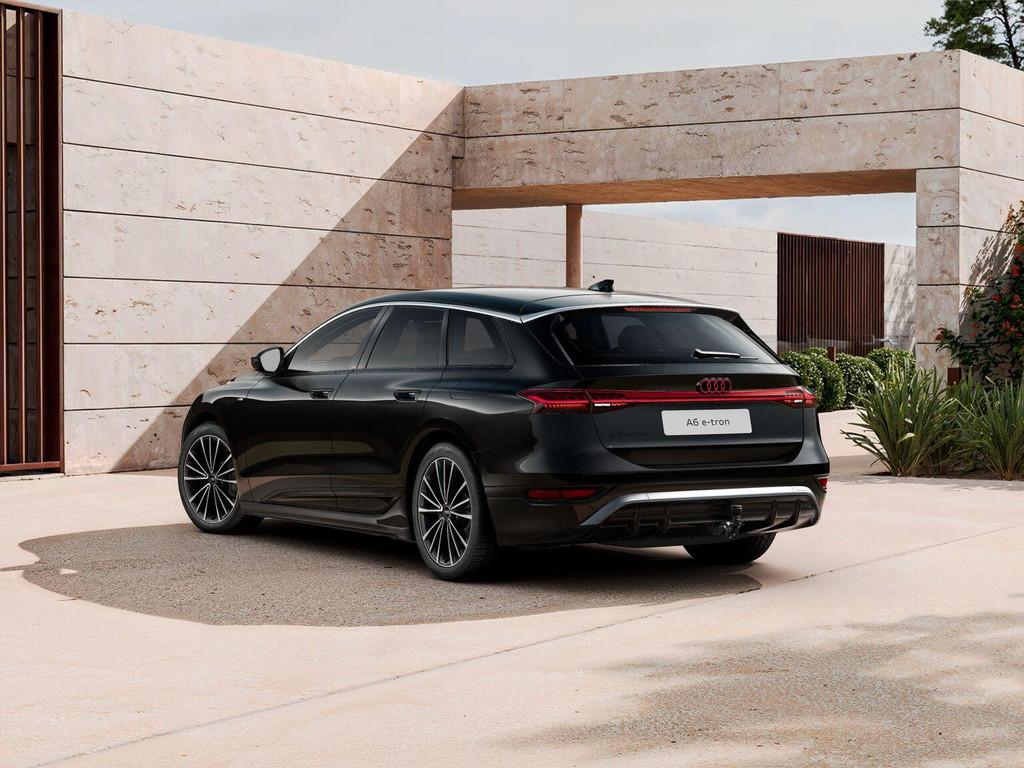 Audi A6 Avant e-tron S edition 286pk 83 kWh | Winterpakket |, Auto's, Audi, Automaat, 12 maanden, Achterwielaandrijving, Zwart