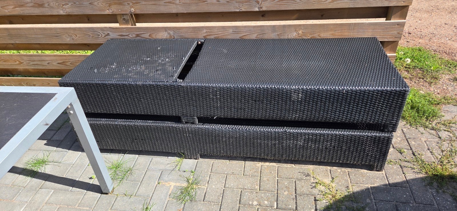 2 Loungebedden met kussens en handdoeken, Ophalen