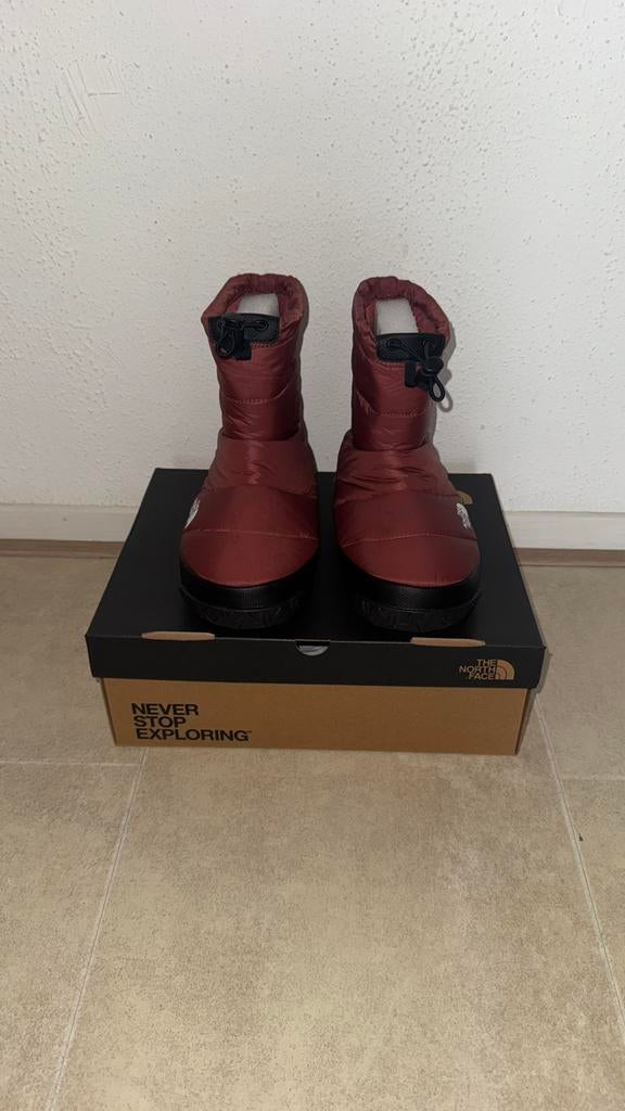 The North Face Nuptse Apres ski laarzen bordeaux/zwart 37, Ophalen of Verzenden, Zo goed als nieuw, Zwart, Hoge laarzen