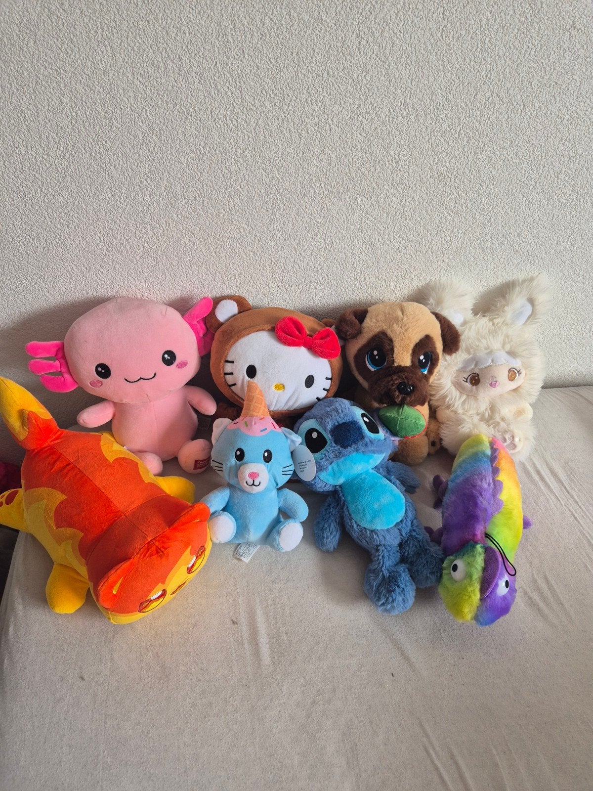 Grote collectie knuffels: Hello Kitty, Stitch, Axolotl, Ophalen, Overige merken, Disney, Zo goed als nieuw