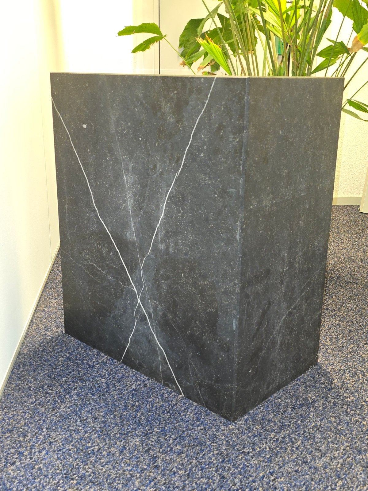 Massieve Belgische Hardsteen Sokkel - 60x35x70 cm, Ophalen, Zo goed als nieuw