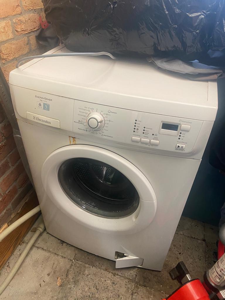 Electrolux wasmachine, Ophalen, Zo goed als nieuw, 1200 tot 1600 toeren, 85 tot 90 cm