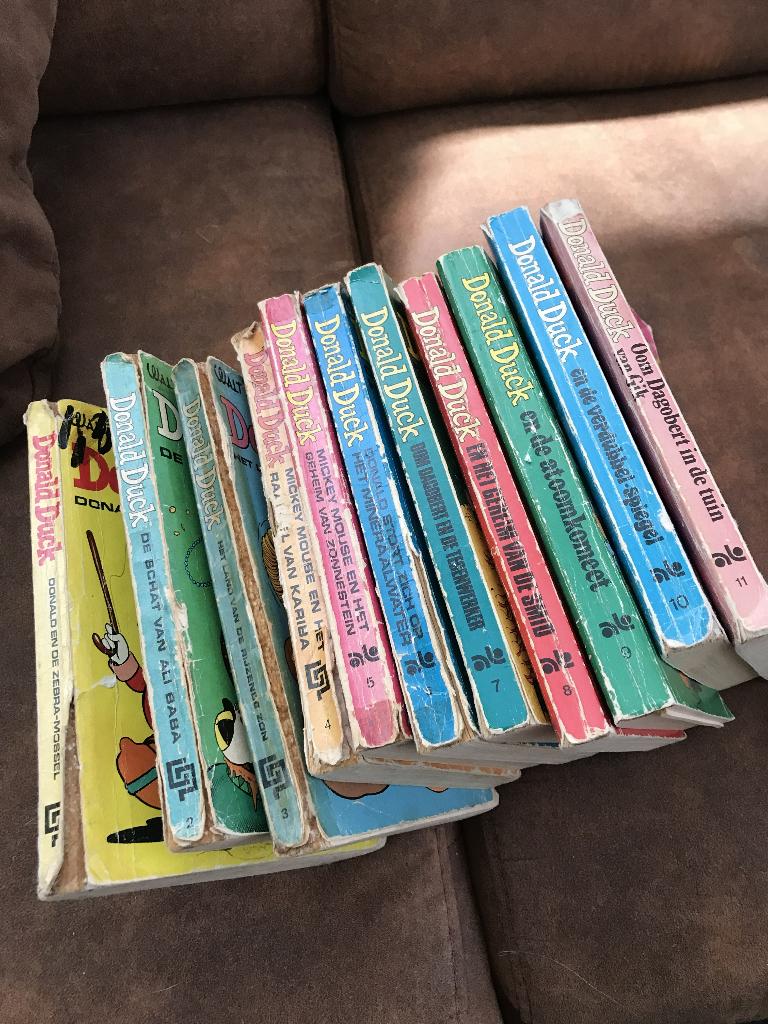 Donald Duck Pockets eerste serie (1971-75), Boeken, Gelezen, Ophalen of Verzenden, Walt Disney  Donald duck, Meerdere stripboeken