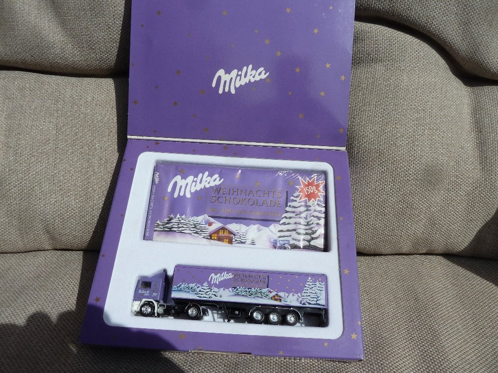MILKA "" CHRISTMAS "" TRUCK + tablet chocolade ( verlopen), Ophalen of Verzenden, Nieuw, Bus of Vrachtwagen