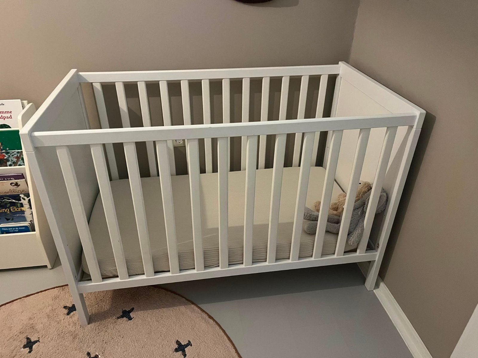 SUNDVIK Babybedje wit 60x120 cm met matras, Ophalen, Gebruikt, Ledikant