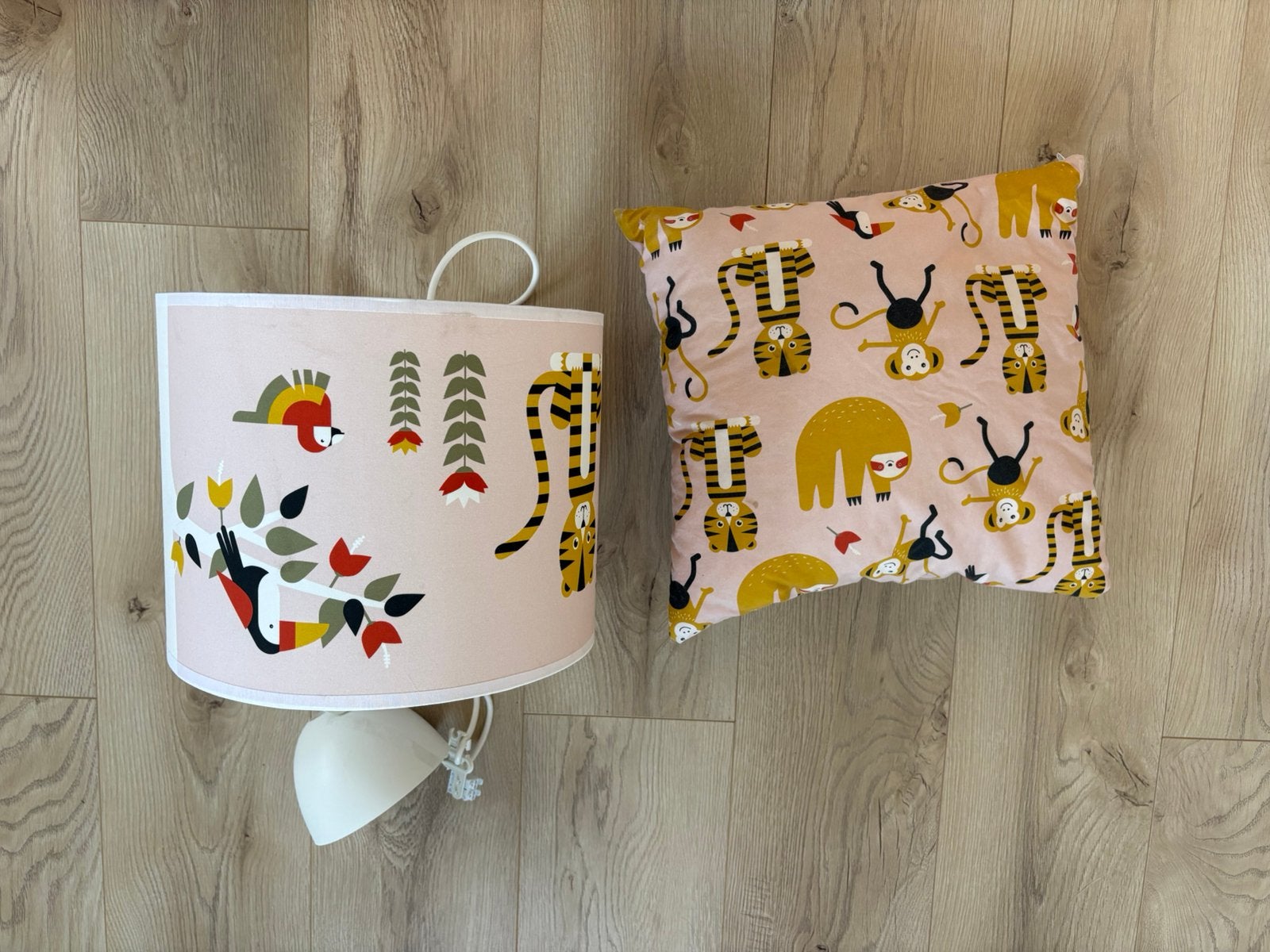 Leuke lamp met matching kussen voor kinderkamer, Kinderen en Baby's, Ophalen, Zo goed als nieuw, Lamp