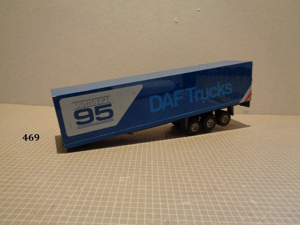 trailer en bakken, Hobby en Vrije tijd, Modelauto's | 1:50, Ophalen of Verzenden, Nieuw, Bus of Vrachtwagen