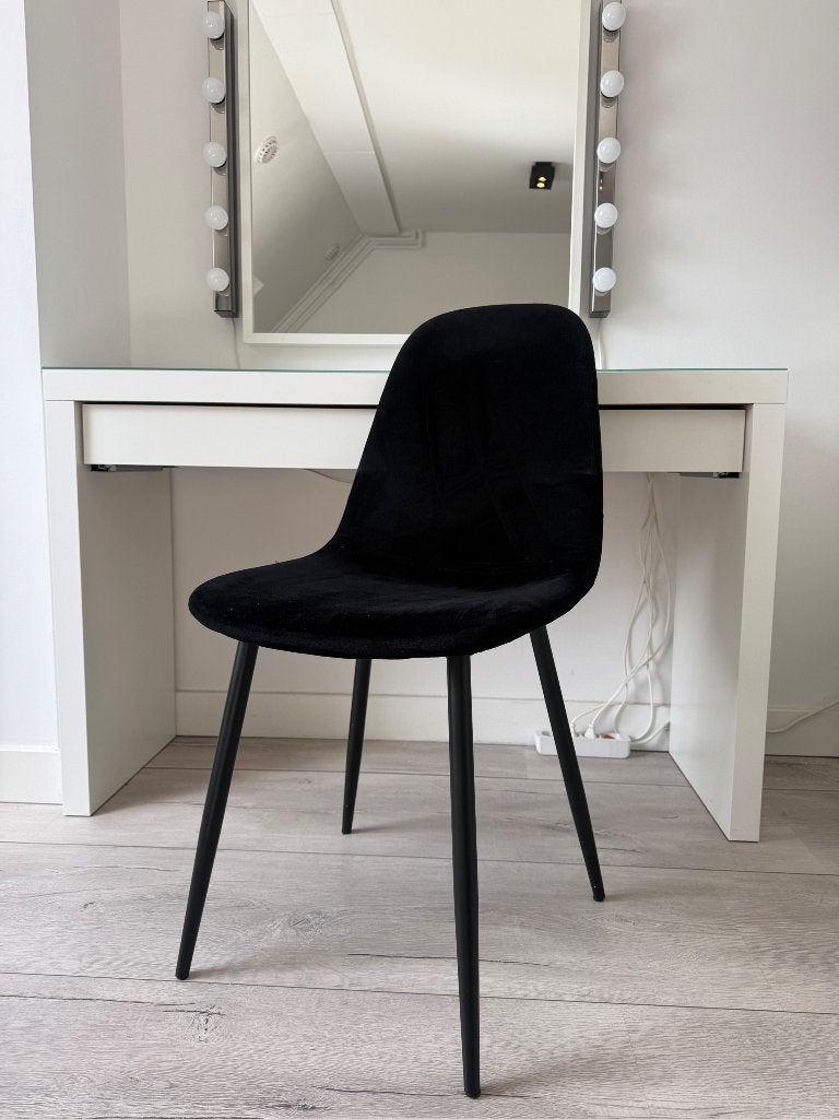 Kwantum velvet stoel zwart, Ophalen, Zo goed als nieuw, Zwart, Eén