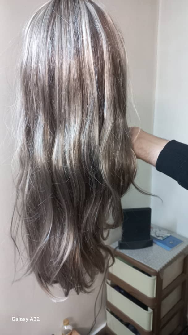 Nieuwe blonde pruik, ongebruikt, uit Japan, Ophalen, Zo goed als nieuw, Pruik of Haarverlenging