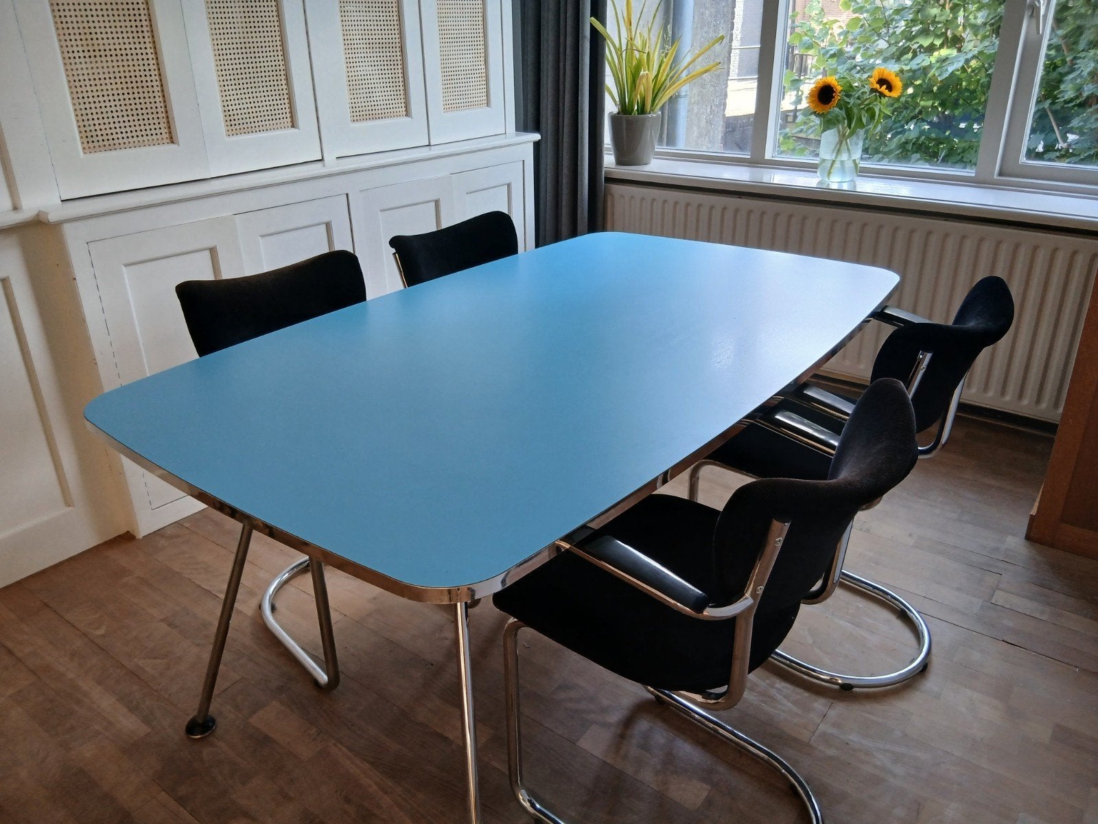 Gispen-De Wit tafel met 4 stoelen - Zeer goede staat, Ophalen, Zo goed als nieuw, Vintage, Mid-century Modern, 4 tot 6 stoelen