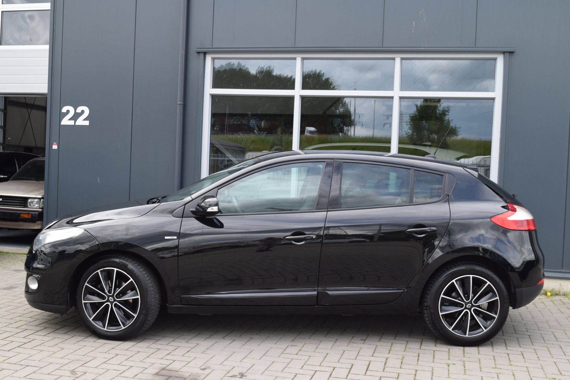 Renault Mégane 1.2 TCe Bose | Clima | Cruise | Navi | APK 5, Auto's, Voorwielaandrijving, Euro 5, Automatische klimaatregeling