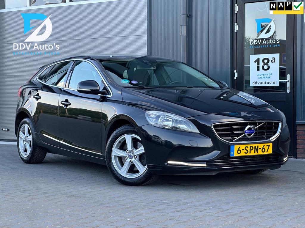 Volvo V40 1.6 T3/150 pk Momentum|NAP|Cruise|Climate|Parkeers, Voorwielaandrijving, Gebruikt, Zwart, 4 cilinders