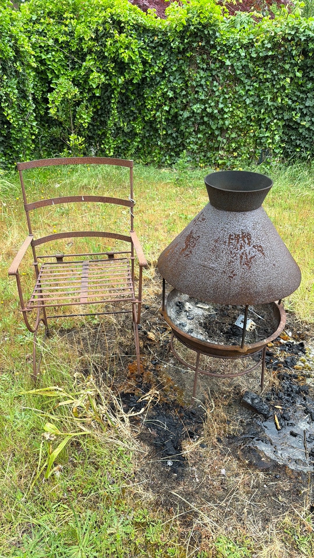 T.E.A.B Gietijzeren “heksenhoed” tuinkachel met tuinstoeltje, Tuin en Terras, Ophalen, Gebruikt, Vuurkorf