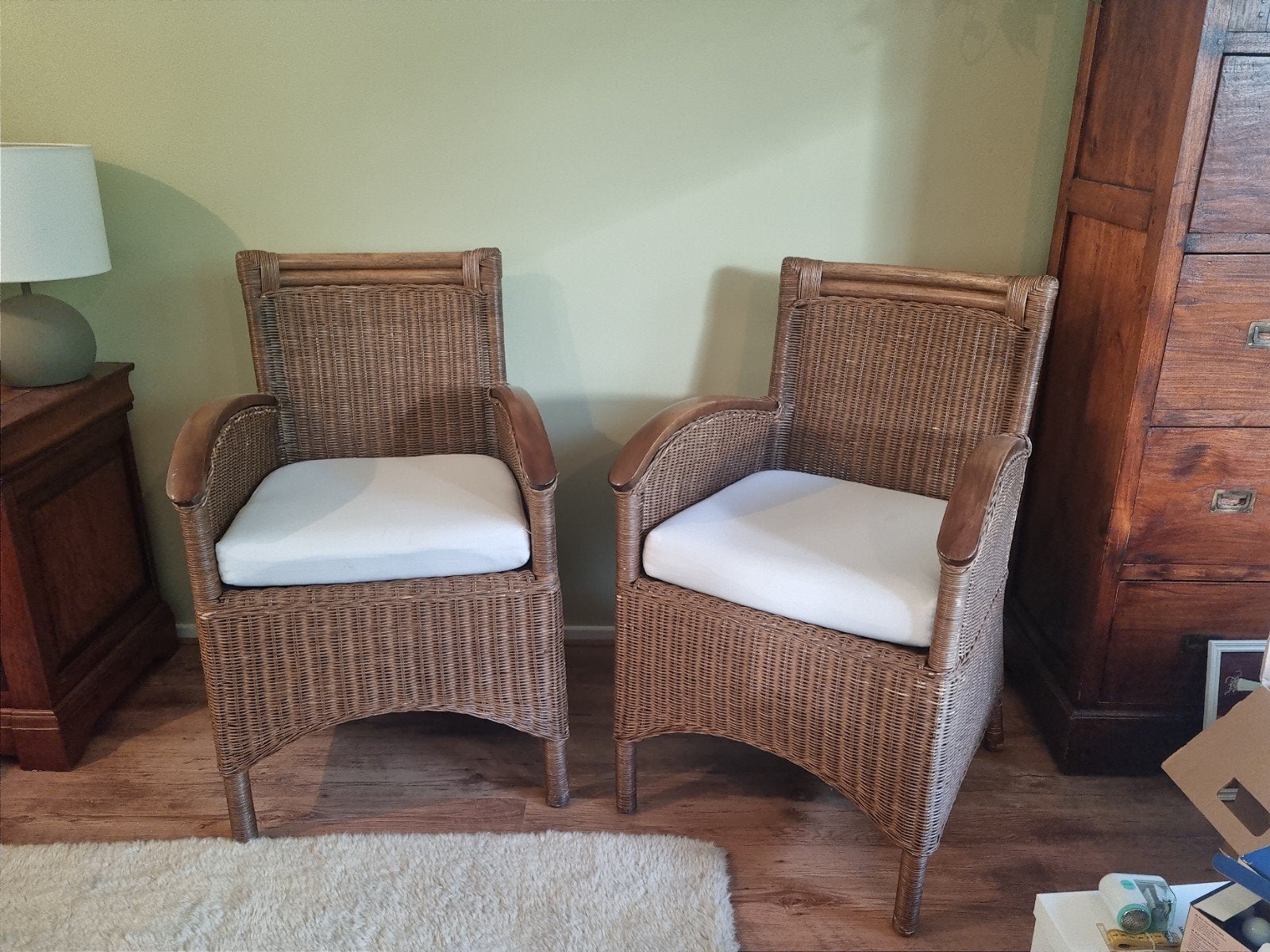 Rotan stoelen, Ophalen