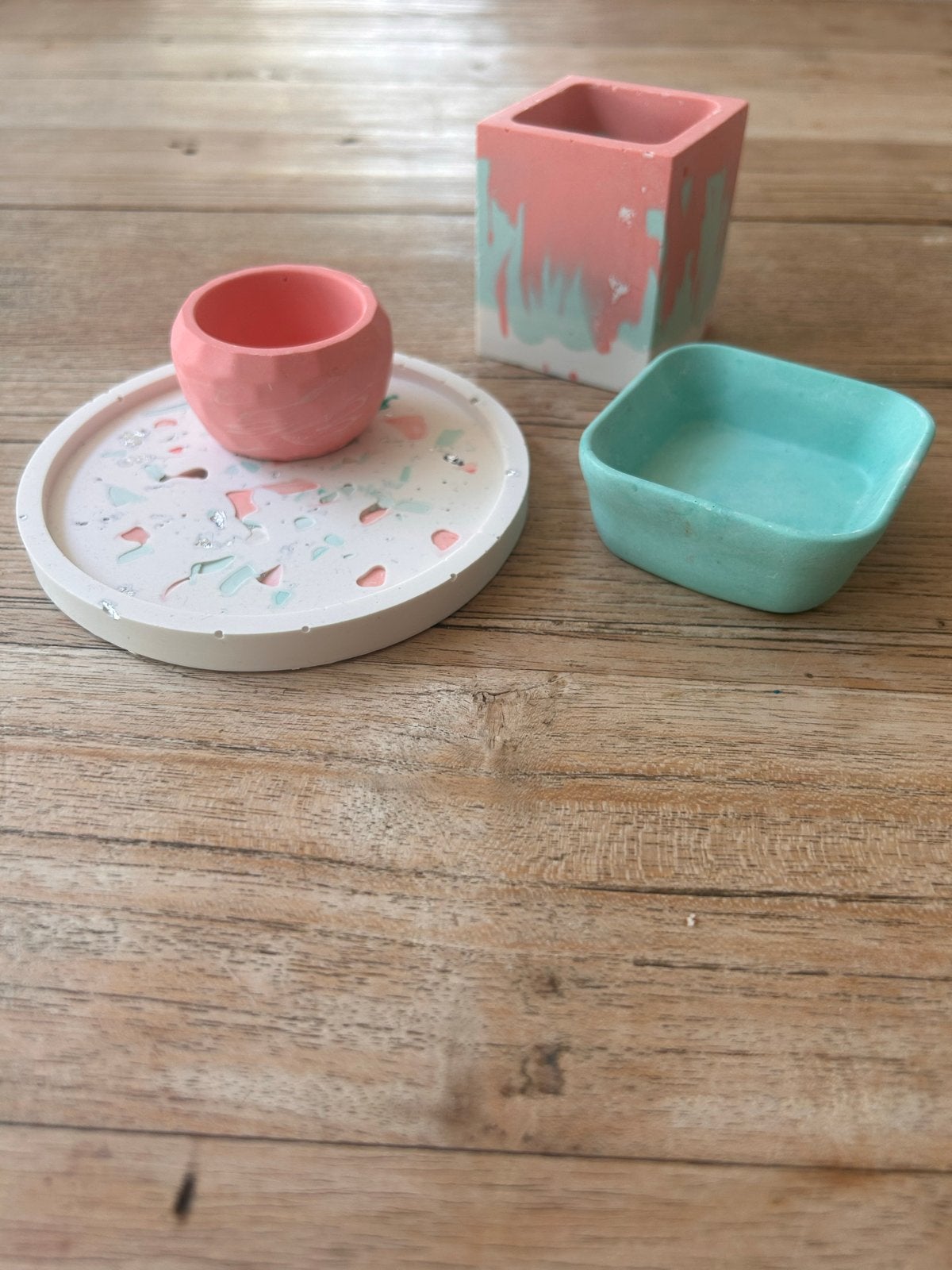 Deco set gips 4-delig: plantenbakje, schaaltje, bakjes, Meerkleurig, Nieuw, Ophalen of Verzenden, Modern
