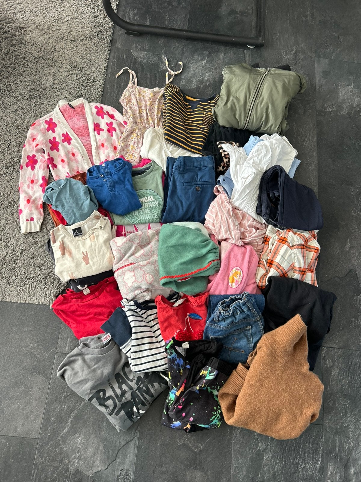 35 stuks kinderkleding - diverse maten, Ophalen of Verzenden, Zo goed als nieuw