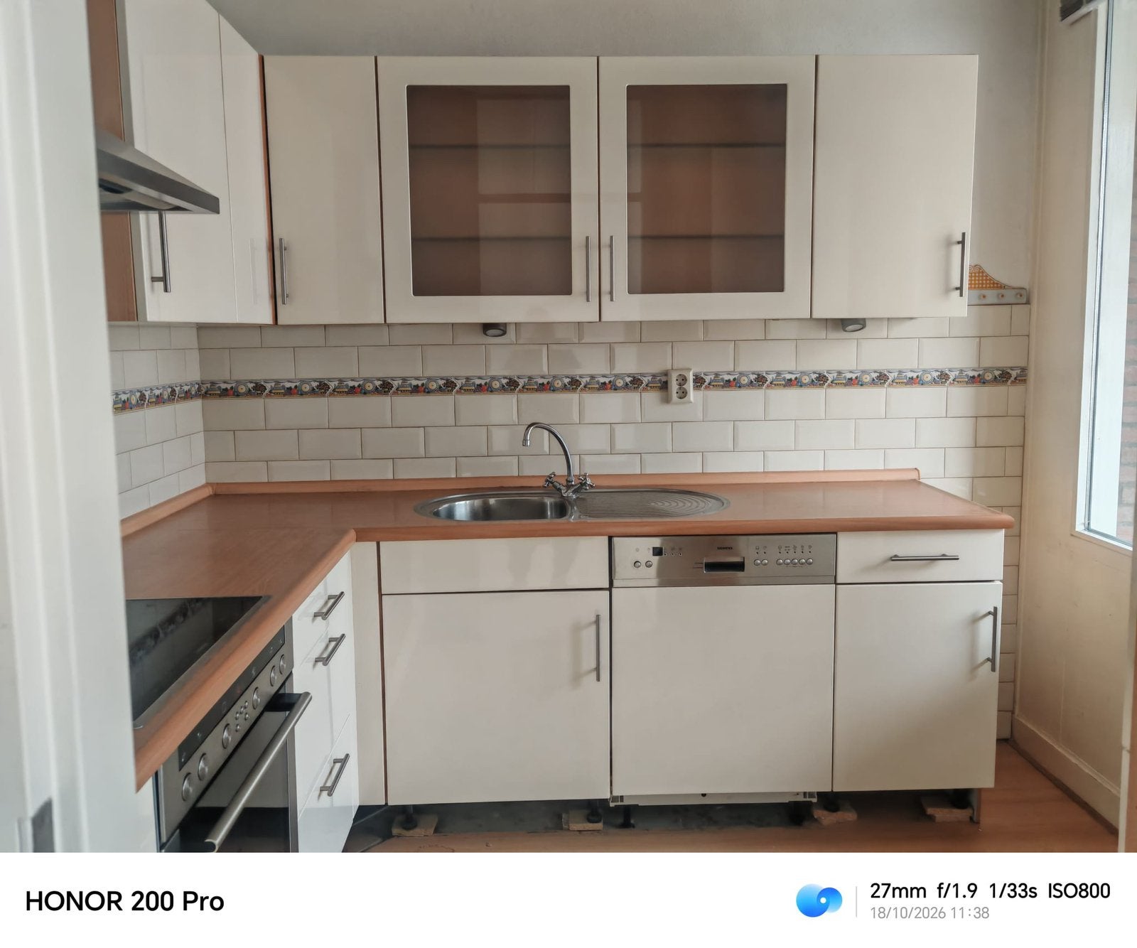 Tweedehands keuken inclusief apparatuur in een nette staat, Huis en Inrichting, Gebruikt, Hoekkeuken, Ophalen of Verzenden, Hoogglans of Gelakt