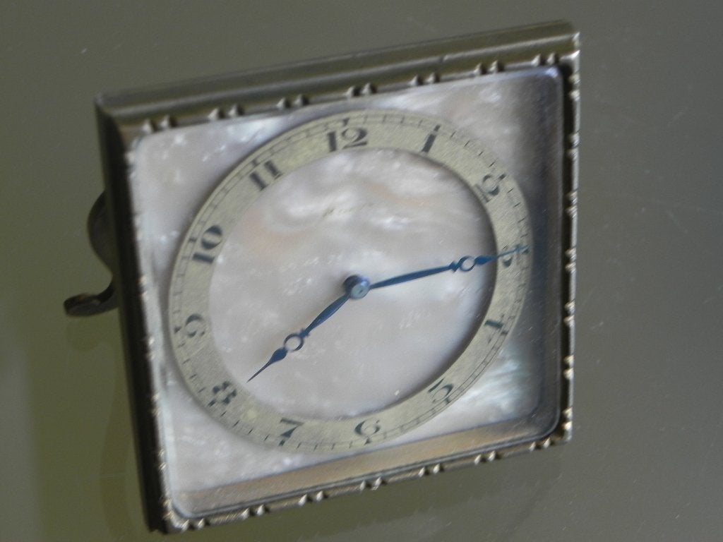 Zwitsers klein tafelklokje opwinduurwerk, Ophalen of Verzenden
