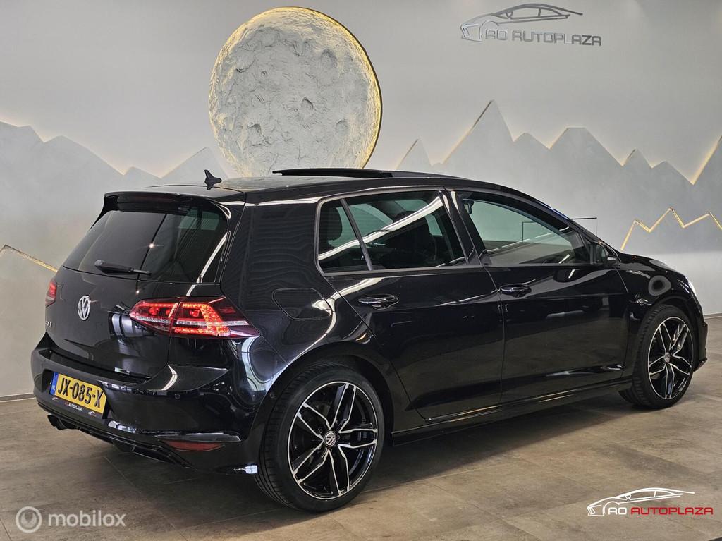 Volkswagen Golf 1.4 TSI ACT R-line Panorama/Leder/Camera/ACC, 4 cilinders, Zwart, Leder, 650 kg