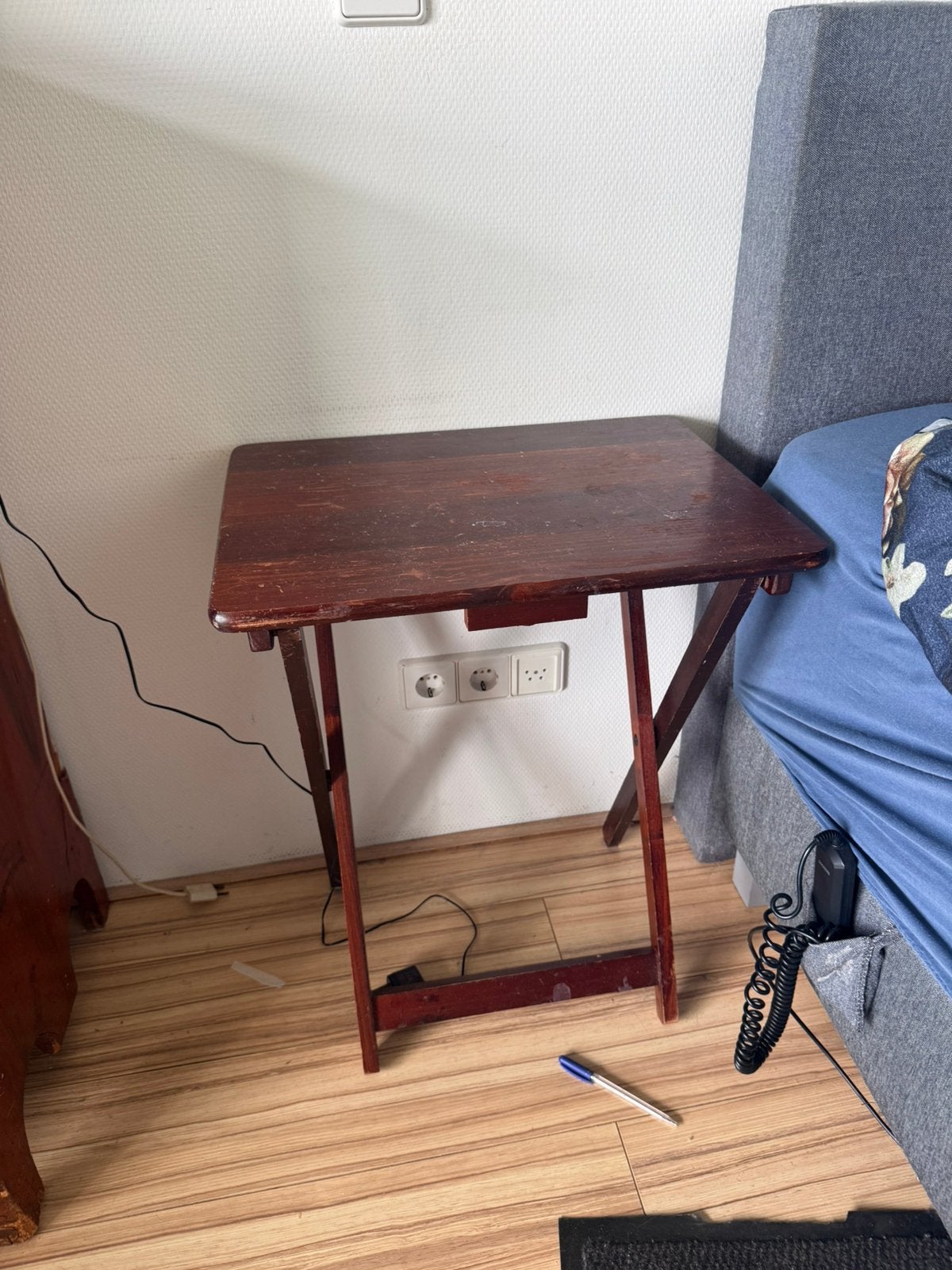 Charmant Houten Klaptafeltje / Bijzettafeltje – Vintage Look, Huis en Inrichting, Ophalen, Gebruikt, Rechthoekig, Minder dan 55 cm