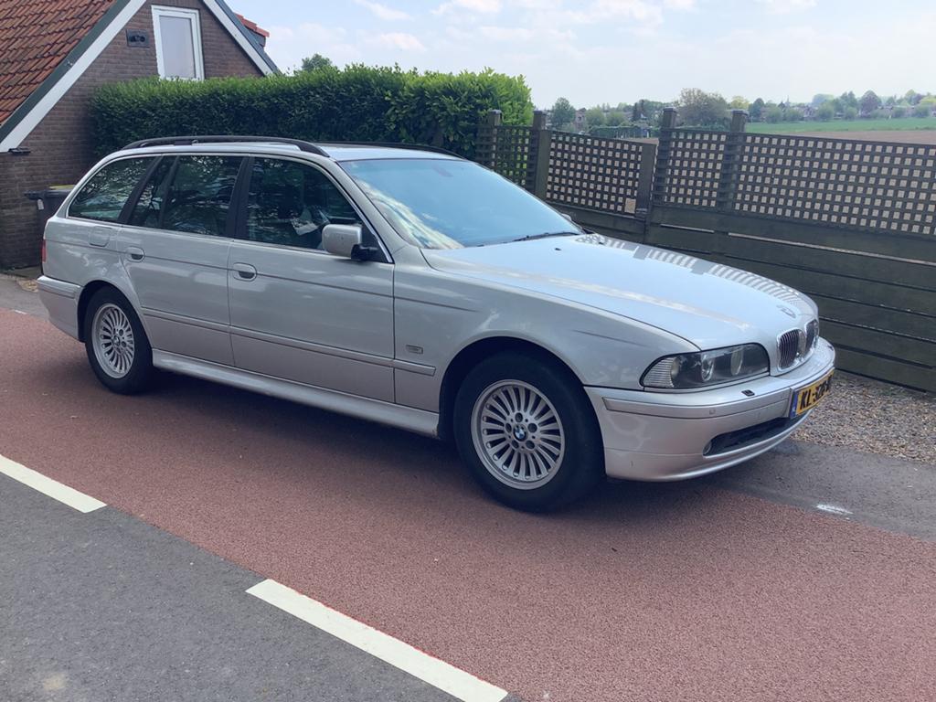 Bmw 525i touring e39 VERKOCHT !, Auto's, 1610 kg, Zwart, 192 pk, Leder
