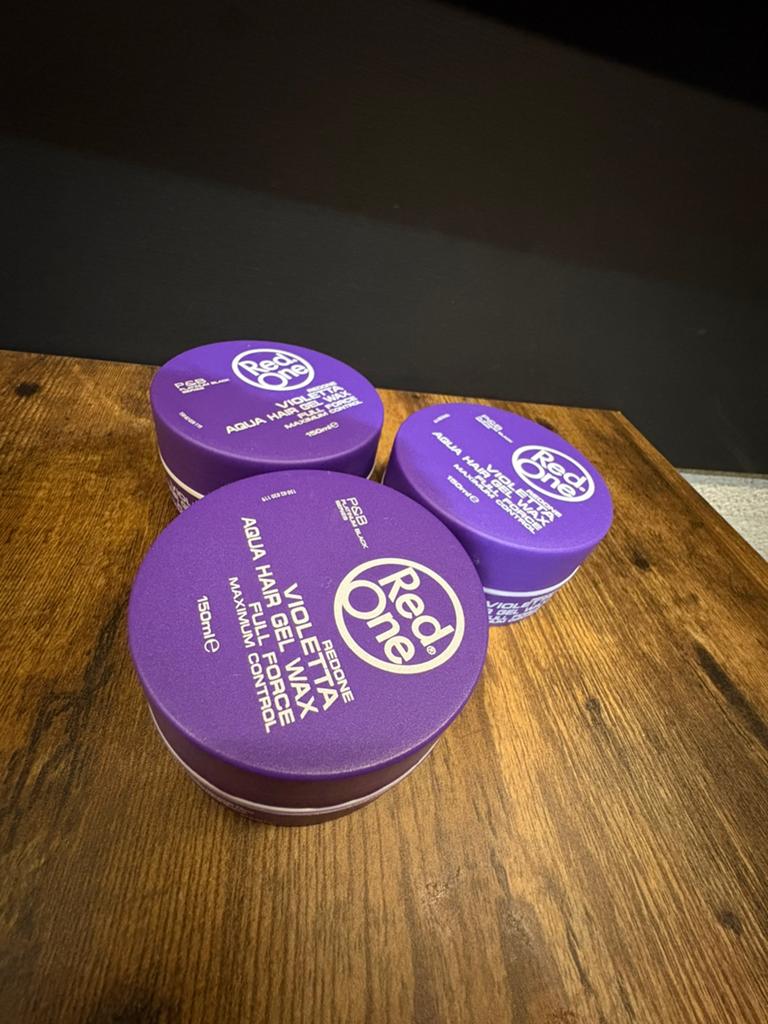 Red one aqua hair pomade paars, Sieraden, Tassen en Uiterlijk, Uiterlijk | Haarverzorging, Ophalen of Verzenden, Nieuw, Gel, Wax, Haarlak of Mousse