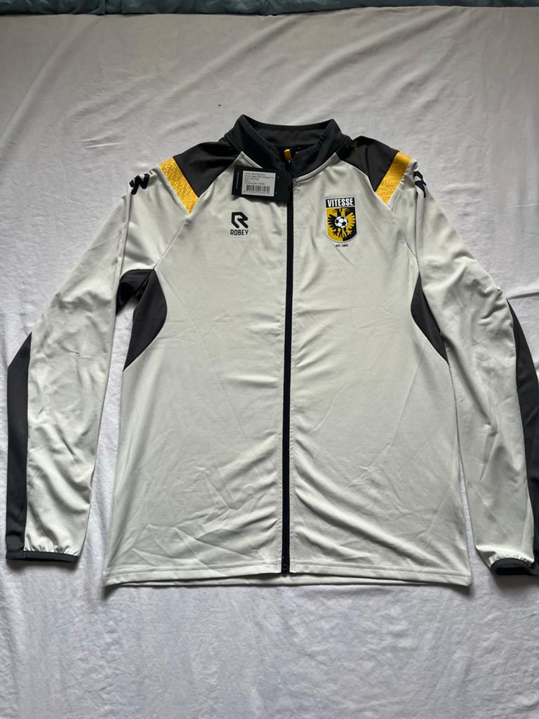 Vitesse Arnhem Warming Up Top - Robey - Maat L, Kleding | Heren, Sportkleding, Nieuw, Voetbal, Maat 52/54 (L), Grijs, Ophalen of Verzenden
