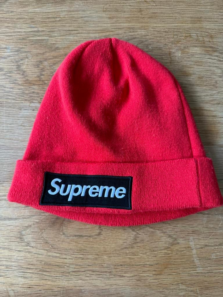 Supreme rode muts - Zo goed als nieuw, Ophalen of Verzenden, Zo goed als nieuw, Overige maten, Muts