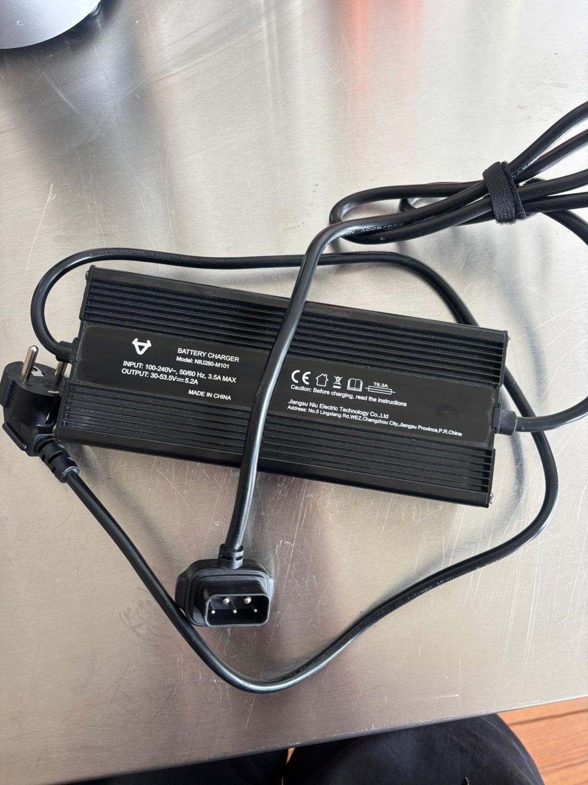 Niu scooter oplader 30v tot 53,5v, Ophalen of Verzenden, Nieuw