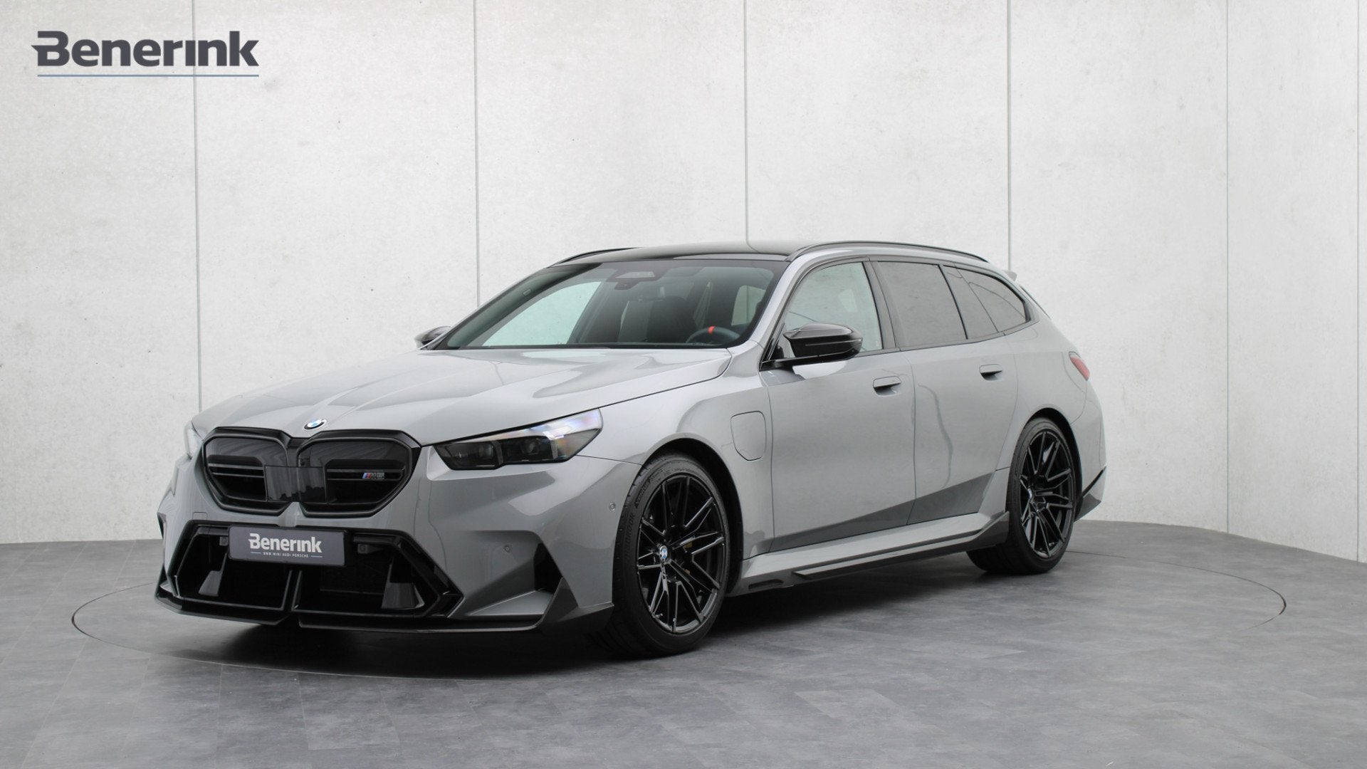 BMW M5 Touring M Performance | Akrapovic | Eventuri | M Driv, Auto's, 12 maanden, Gebruikt, 4395 cc, Vierwielaandrijving