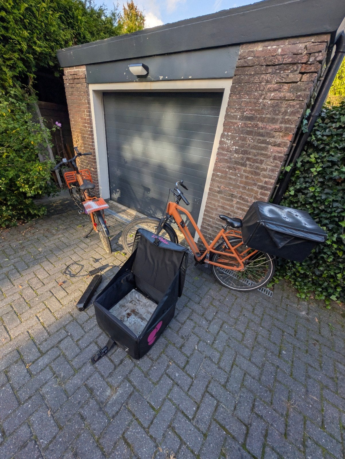 2x Thuisbezorgd elektrische fietsen (defect), Ophalen, Gebruikt, Minder dan 30 km per accu, Overige merken