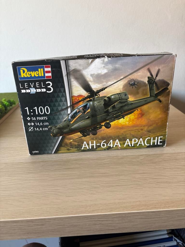 Revell AH-64A Apache schaal 1:100 nieuw in verpakking, 1:72 tot 1:144, Nieuw, Ophalen of Verzenden, Revell