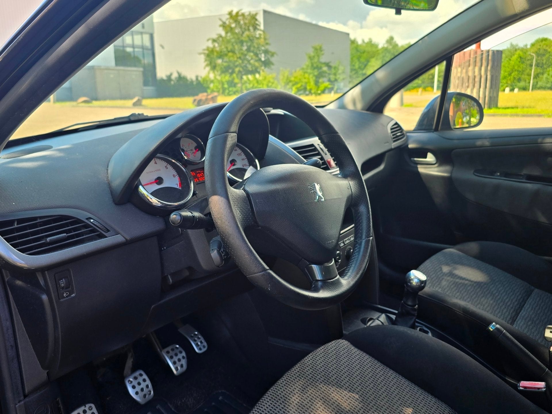 Peugeot 207 SW 1.6 VTi Sportium *apk:06-2027*, Auto's, Peugeot, Voorwielaandrijving, Euro 5, 4 cilinders, Zwart