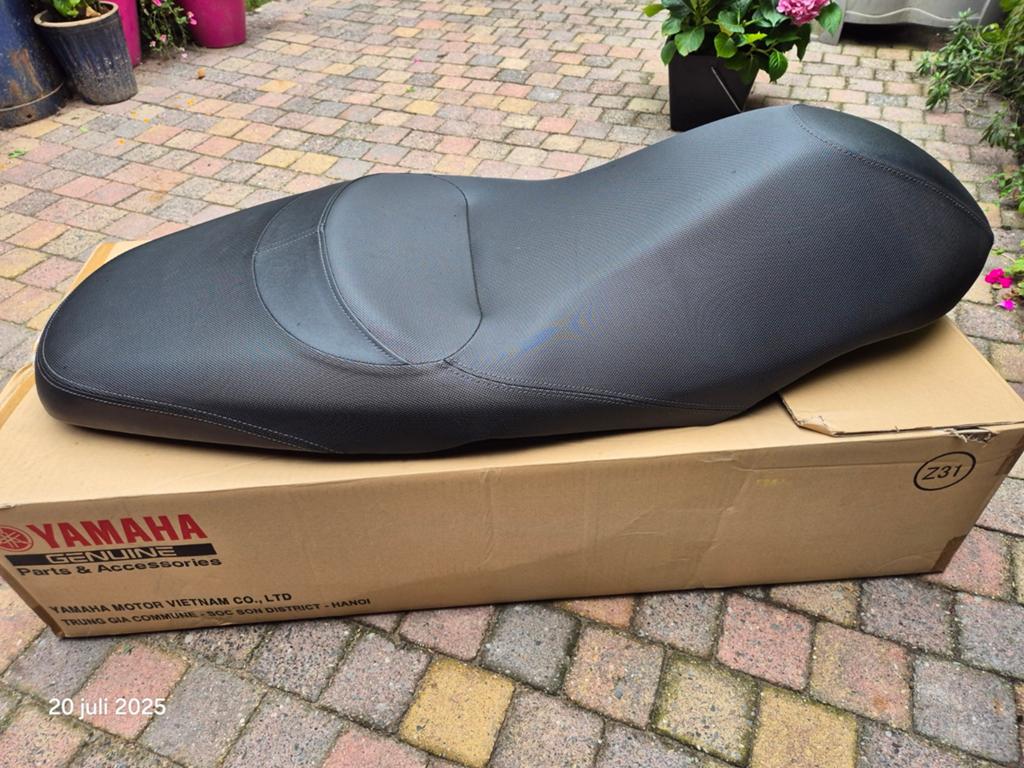 Yamaha Tricity 300 Zadel - Origineel en Nieuw, Ophalen of Verzenden, Nieuw