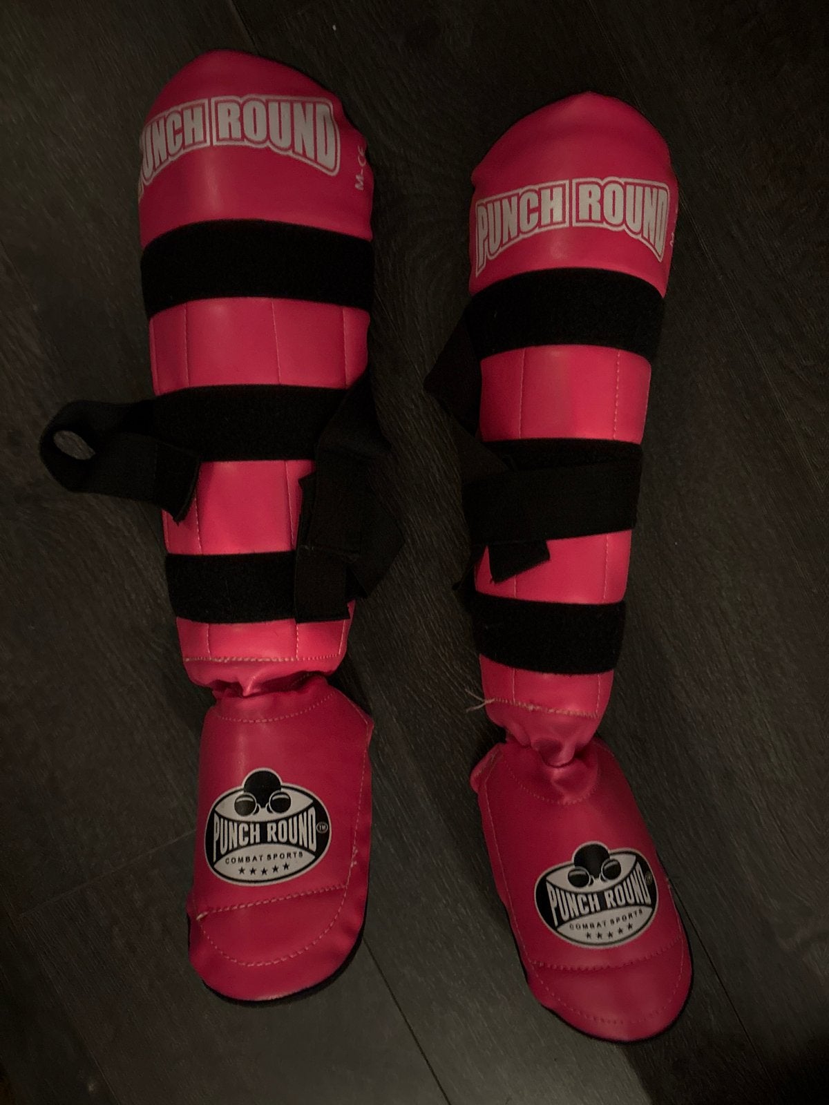 Punch Round scheenbeschermers - roze, Sport en Fitness, Ophalen of Verzenden, Gebruikt, Boksbeschermers