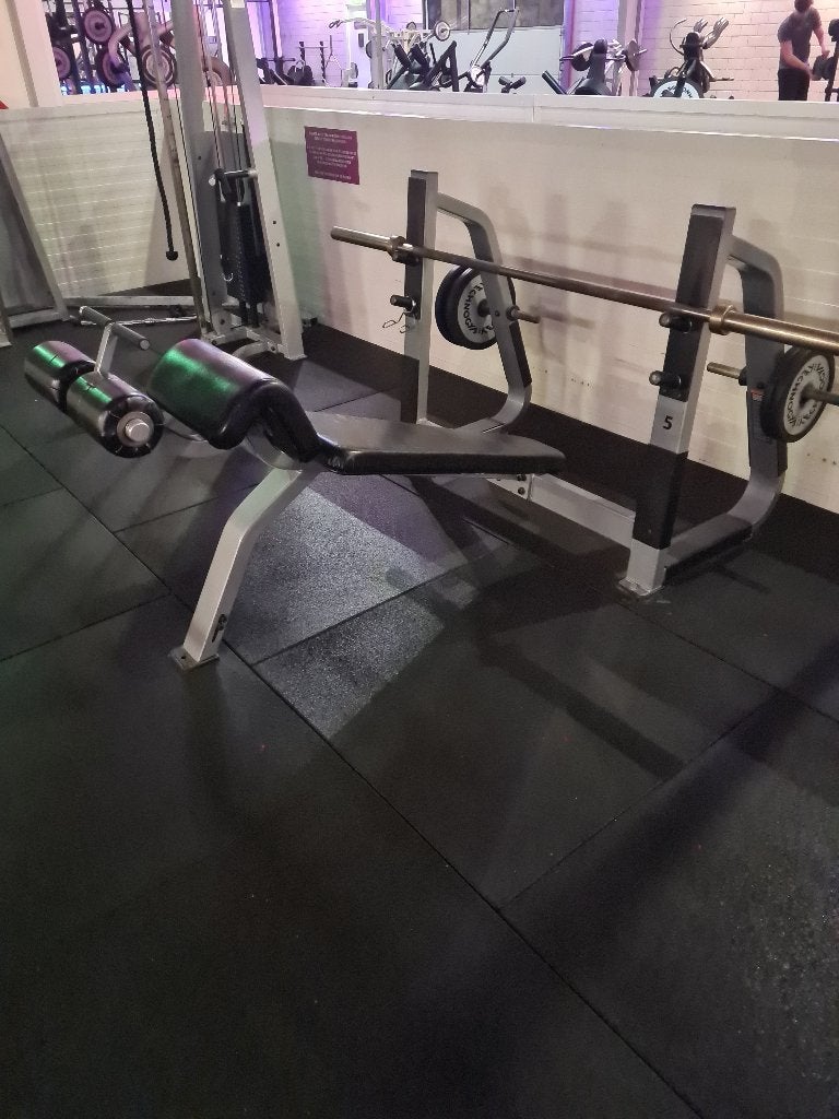 Precor Bench Press Decline, nog 2 stuks., Ophalen, Gebruikt, Fitnessbank