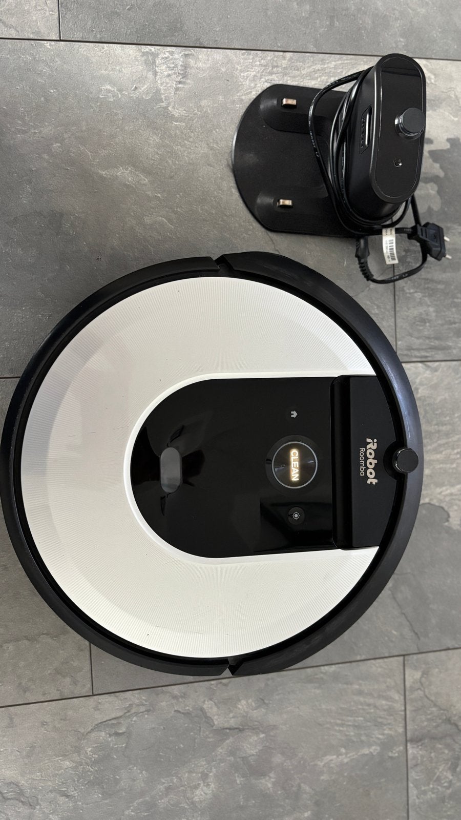 iRobot Roomba i7 Robotstofzuiger met Oplaadstation, Witgoed en Apparatuur, Ophalen, Gebruikt, IRobot, Robotstofzuiger