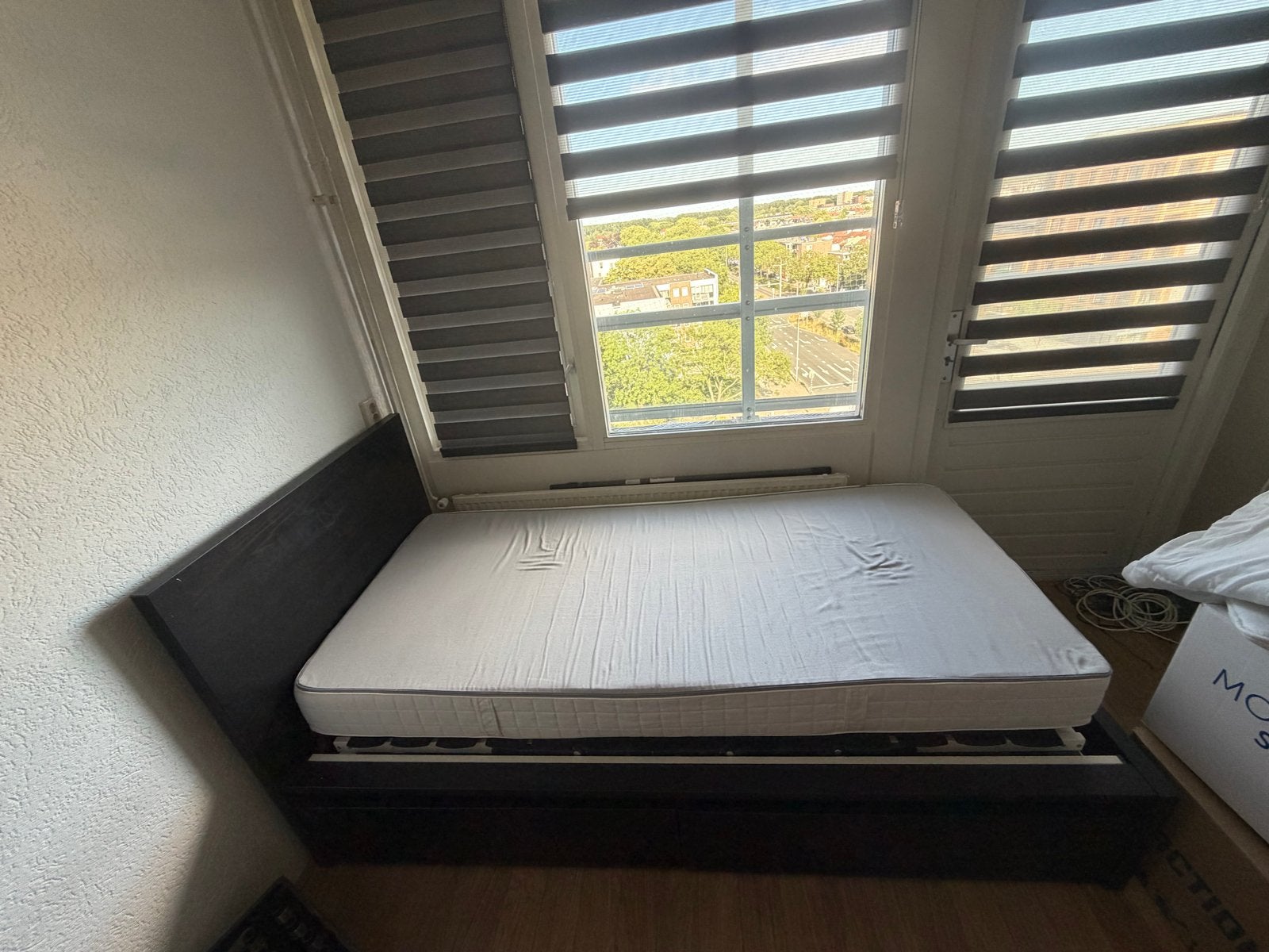 Ikea Malm bed met 2 lades en elektrische lattenbodem, Ophalen, Eenpersoons, Hout, 100 cm