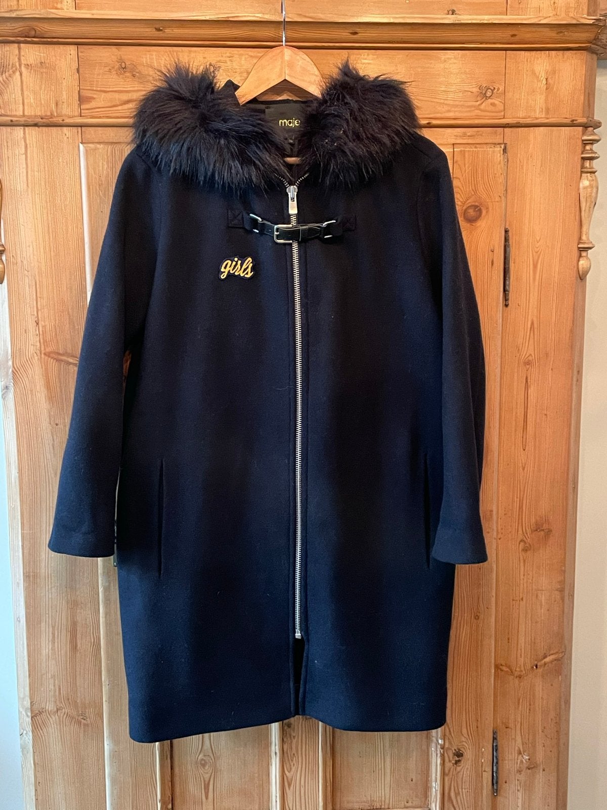 Maje zwarte wollen jas met nep bontkraag - Maat 38, Kleding | Dames, Ophalen of Verzenden, Zo goed als nieuw, Maat 38/40 (M), Zwart
