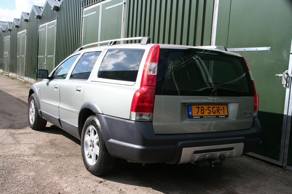 Volvo XC70 2.5 T AUTOMAAT, LEDER, PANORAMADAK, TREKHAAK, APK, Automaat, 1732 kg, XC70, 2521 cc